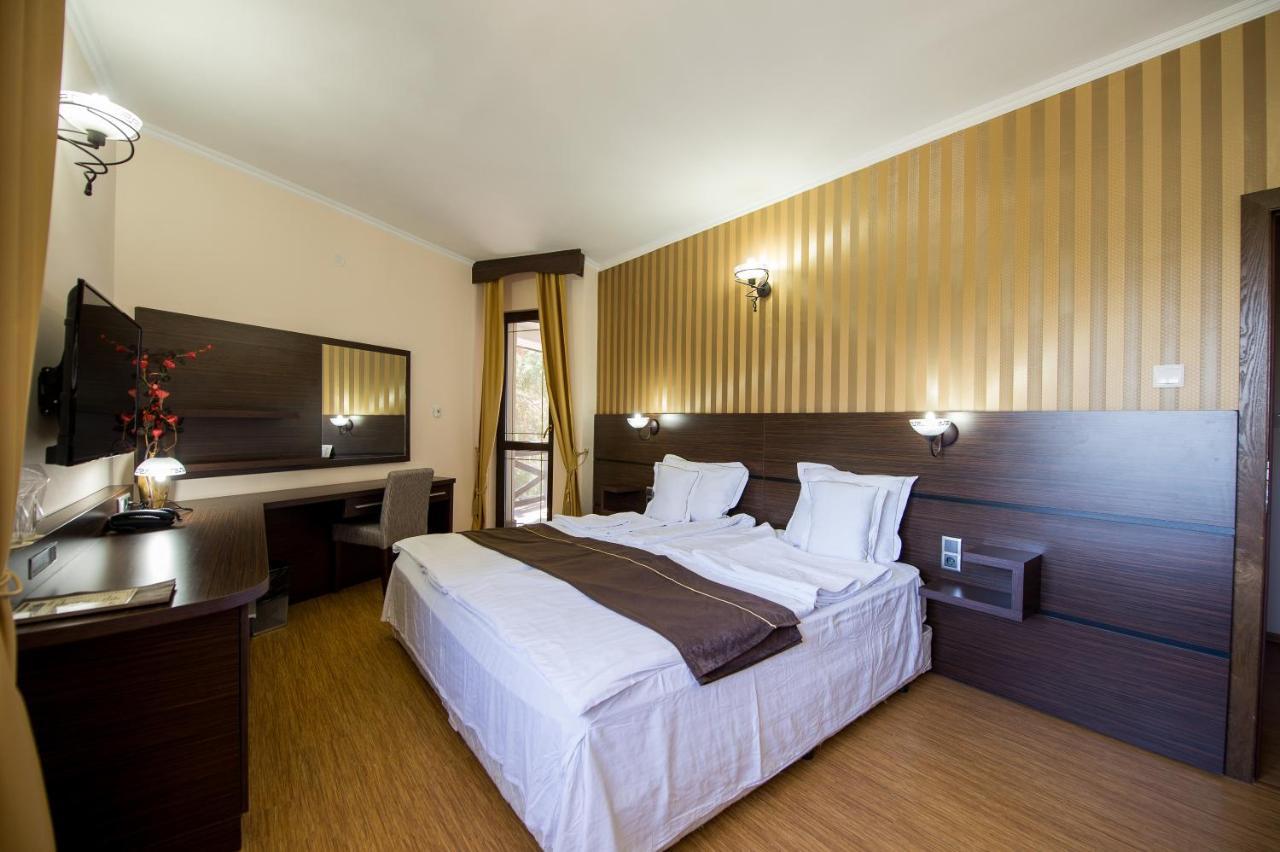 Family Hotel Hebar 巴塔克 外观 照片