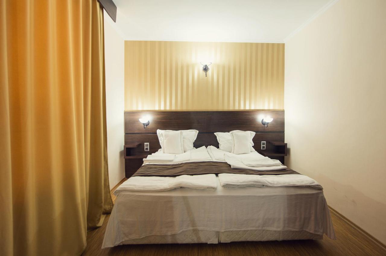 Family Hotel Hebar 巴塔克 外观 照片