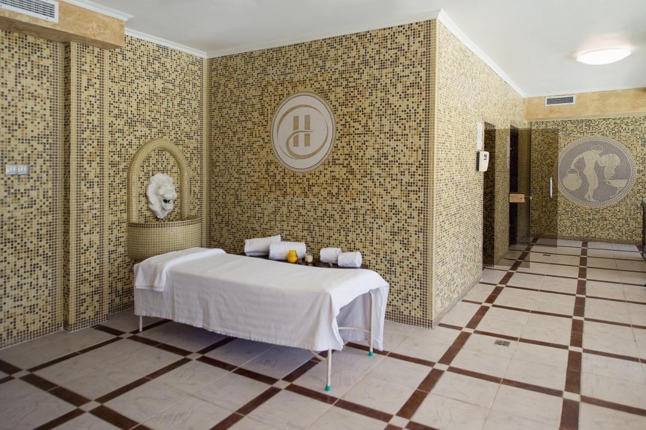 Family Hotel Hebar 巴塔克 外观 照片