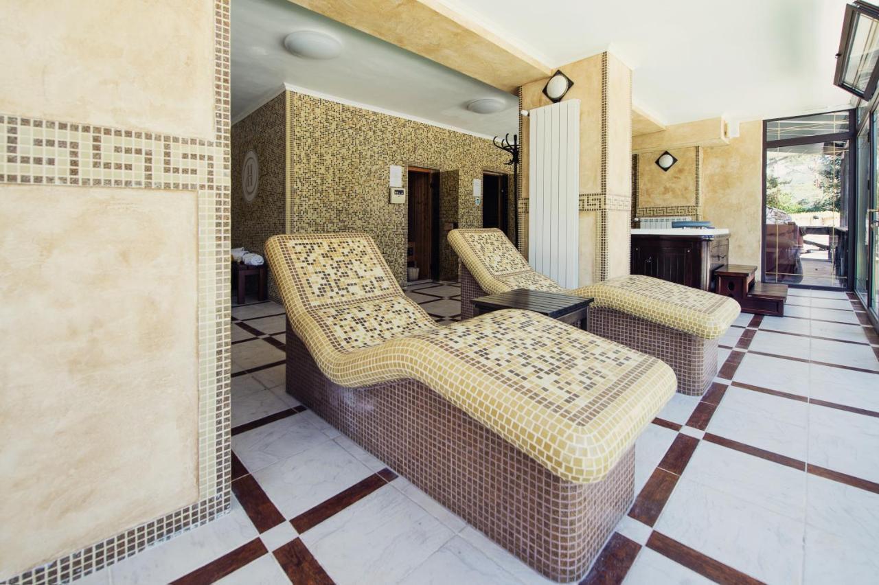 Family Hotel Hebar 巴塔克 外观 照片