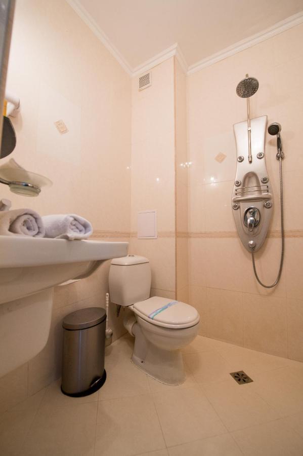 Family Hotel Hebar 巴塔克 外观 照片