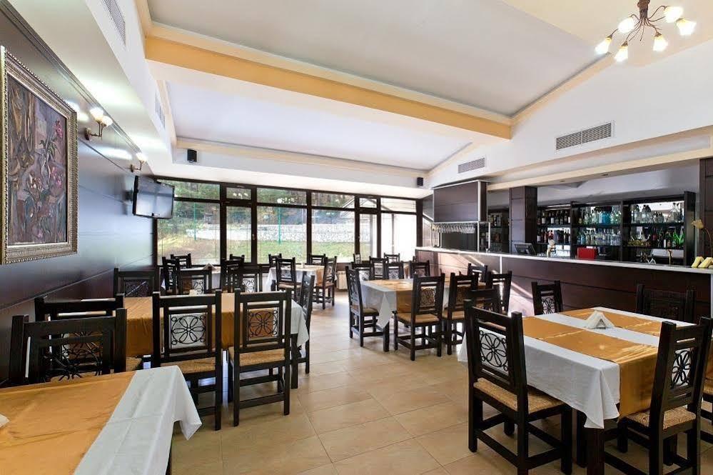 Family Hotel Hebar 巴塔克 外观 照片