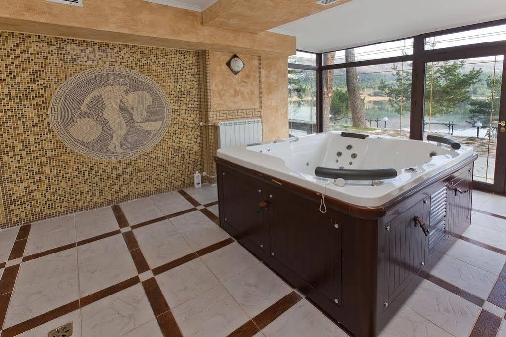 Family Hotel Hebar 巴塔克 外观 照片
