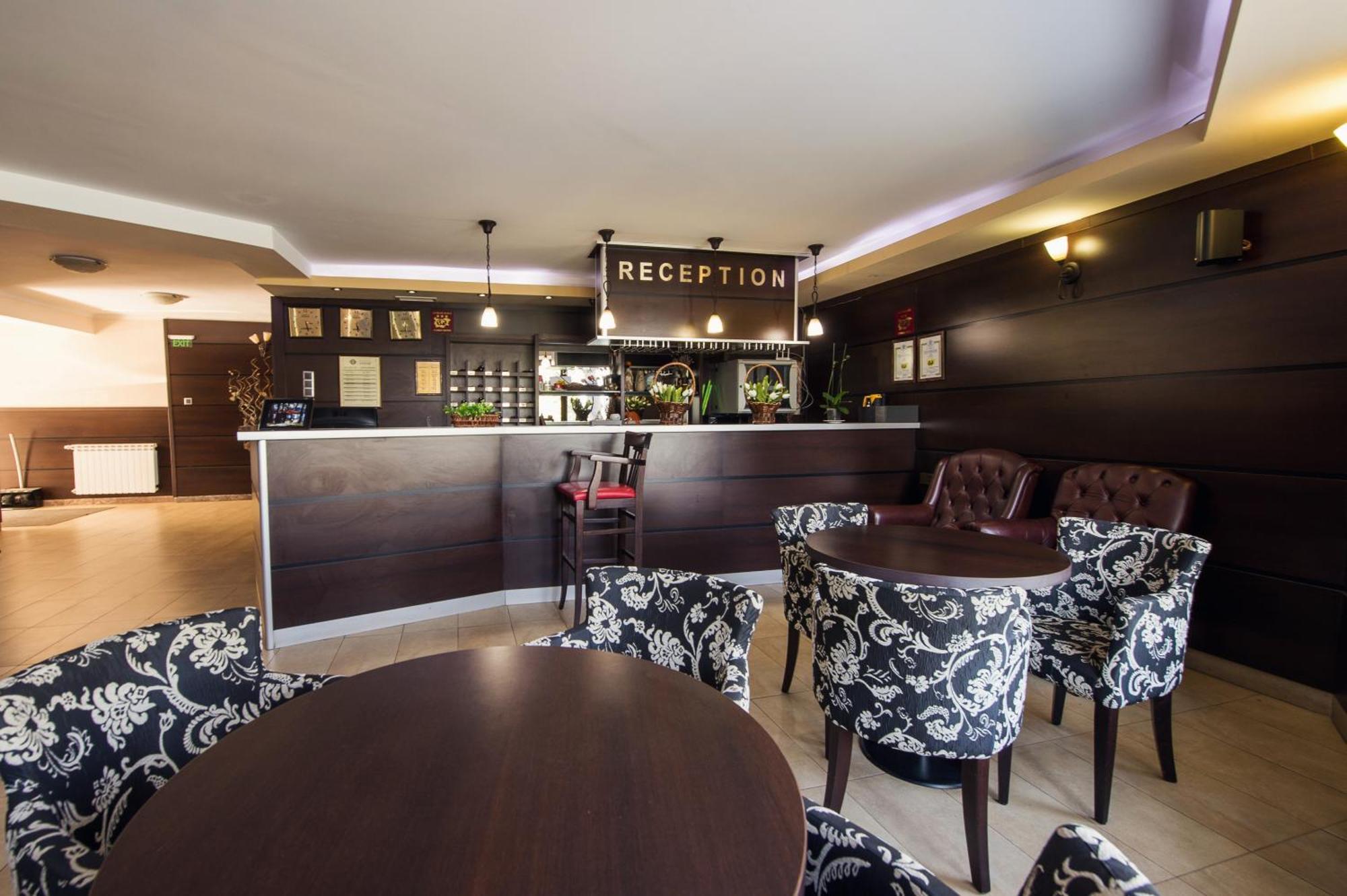 Family Hotel Hebar 巴塔克 外观 照片