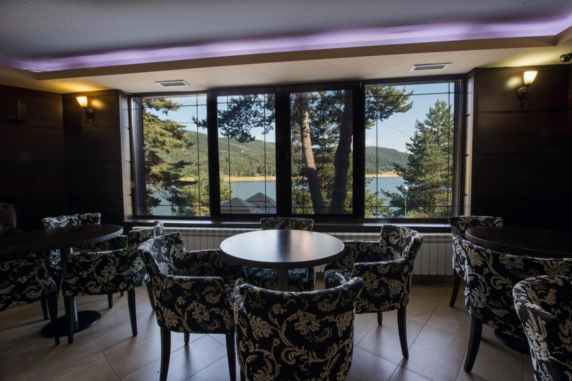 Family Hotel Hebar 巴塔克 外观 照片