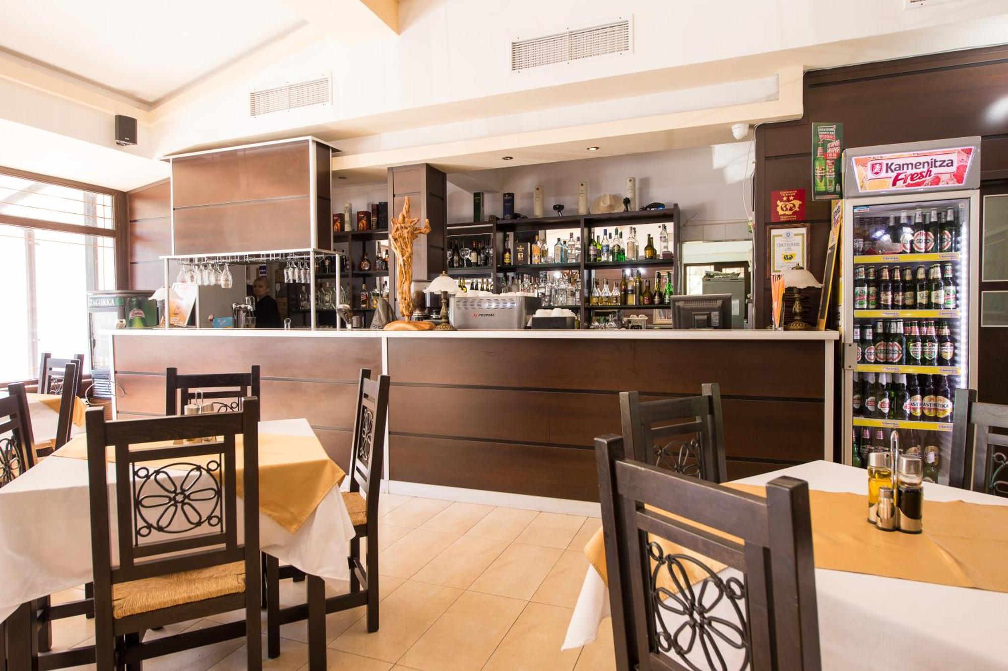 Family Hotel Hebar 巴塔克 外观 照片